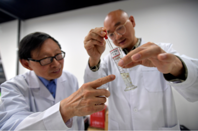 讓科技改變生活 用知識保護人類 新能源研發專家湯先耕與田偉的探索之路
